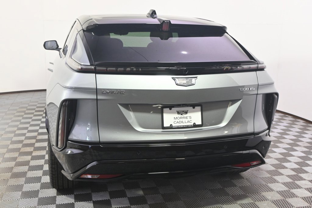 2025 Cadillac Lyriq Sport photo 2