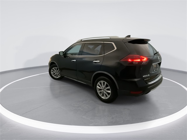 2018 Nissan Rogue SV photo 2