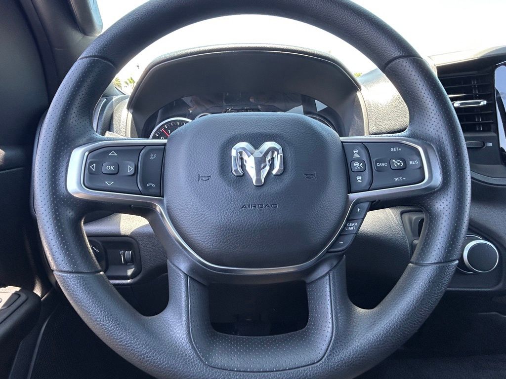 2025 Ram 1500 Tradesman photo 9