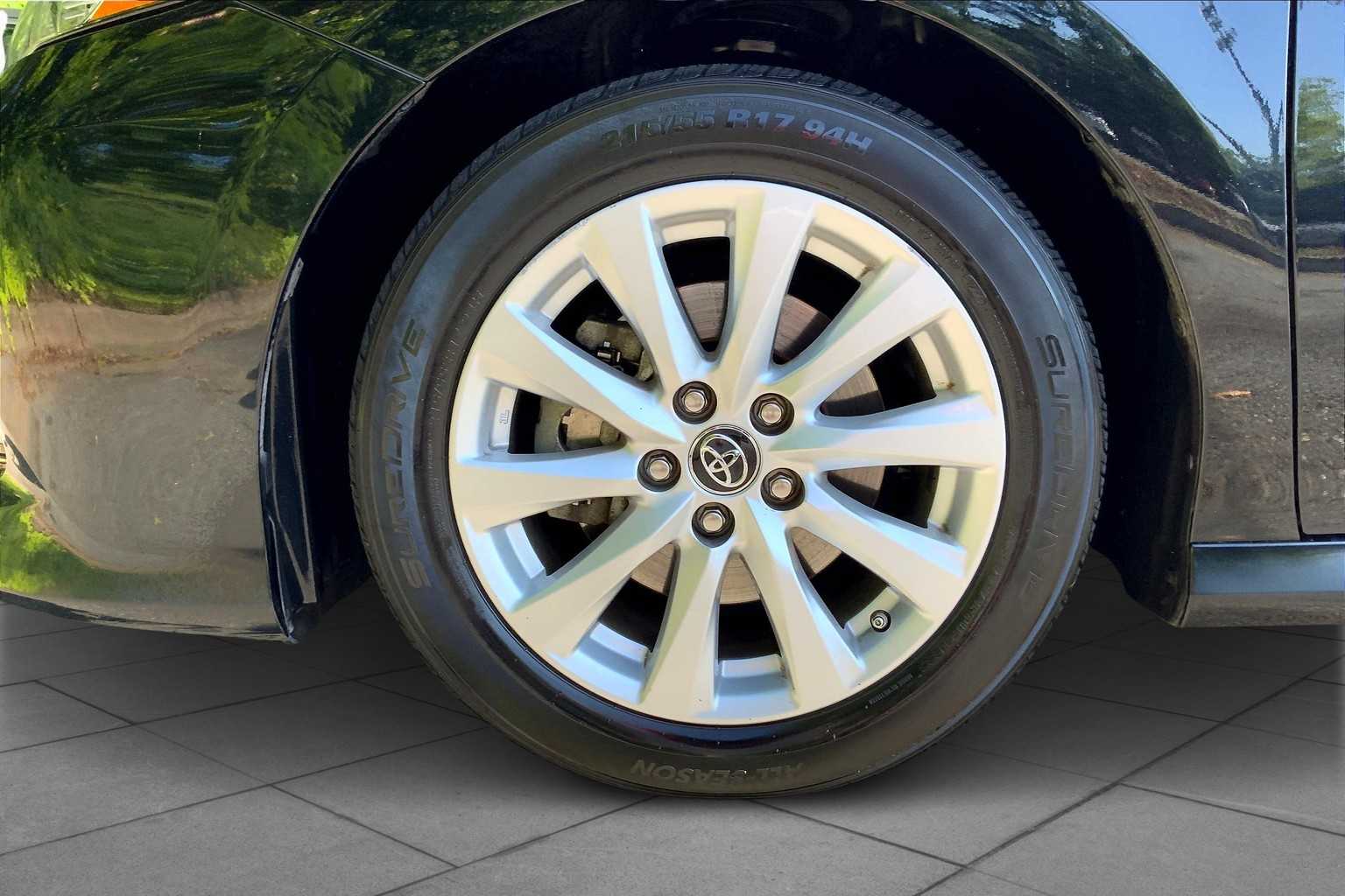 Image 8 of Pre-Owned 2019 Toyota Camry LE
