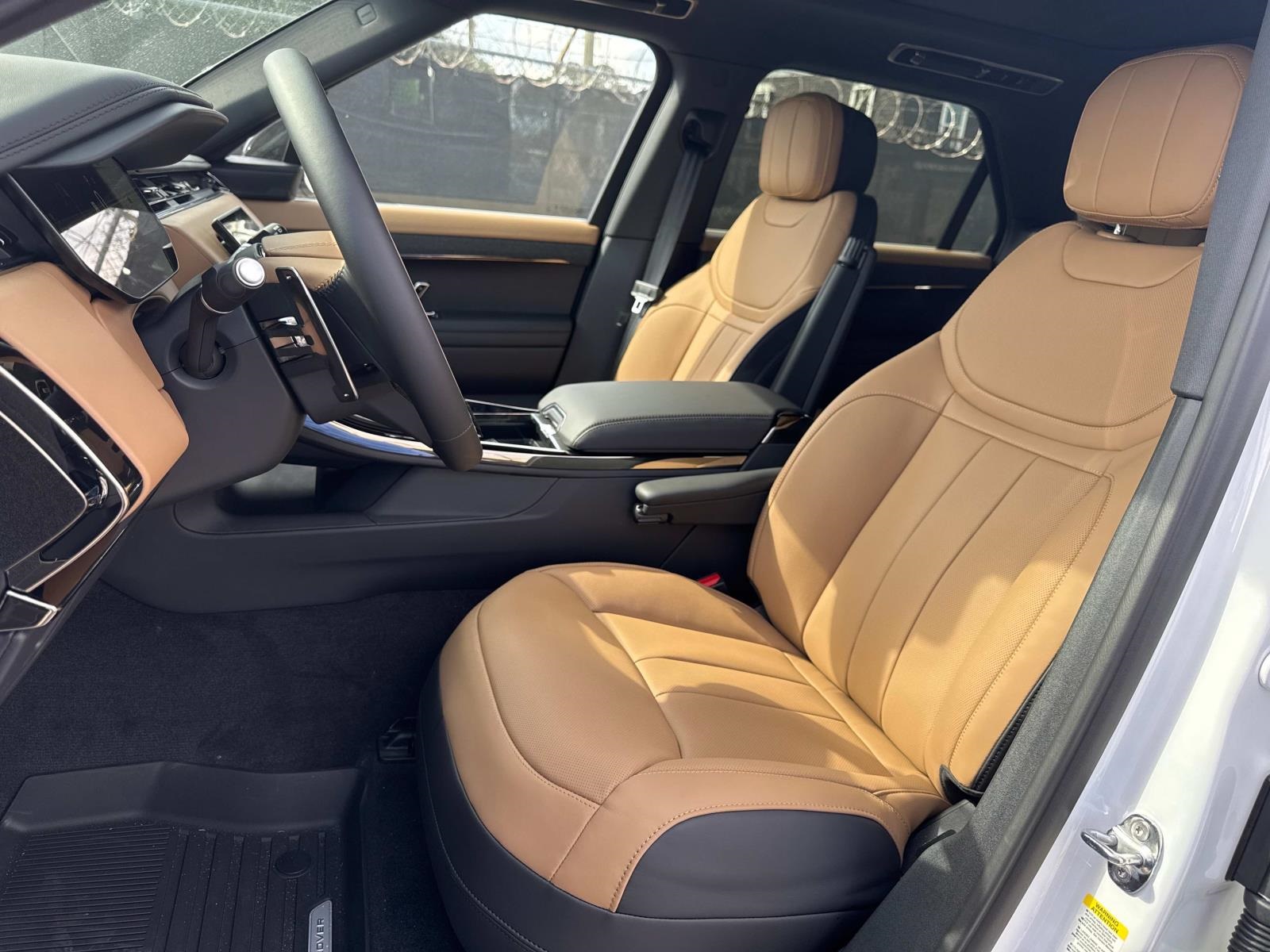 2025 Land Rover Range Rover Sport SE photo 11