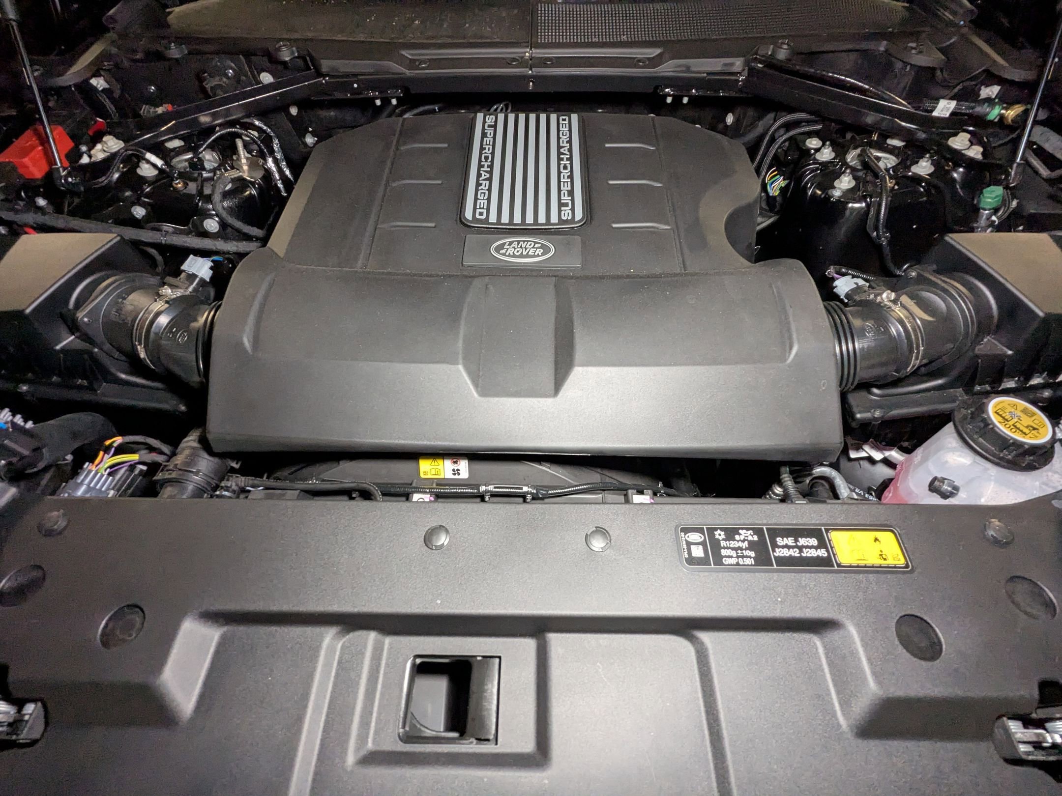 2025 Land Rover Defender 110 X-Dynamic SE photo 15