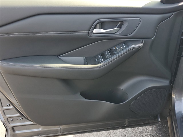 2024 Nissan Rogue SL photo 20