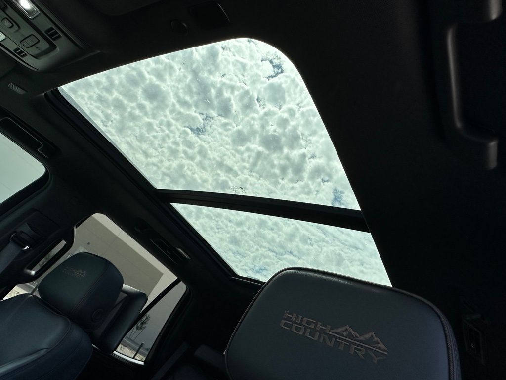 2021 Chevrolet Tahoe High Country photo 24