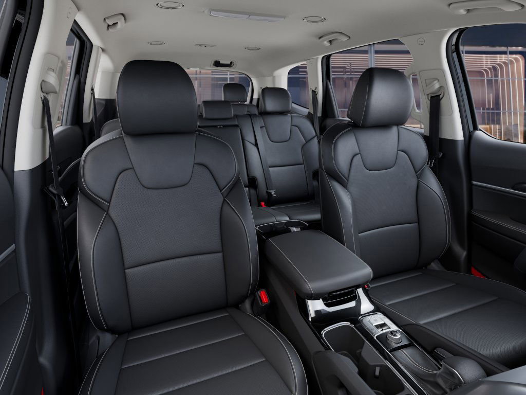 2025 Kia Telluride LX photo 13