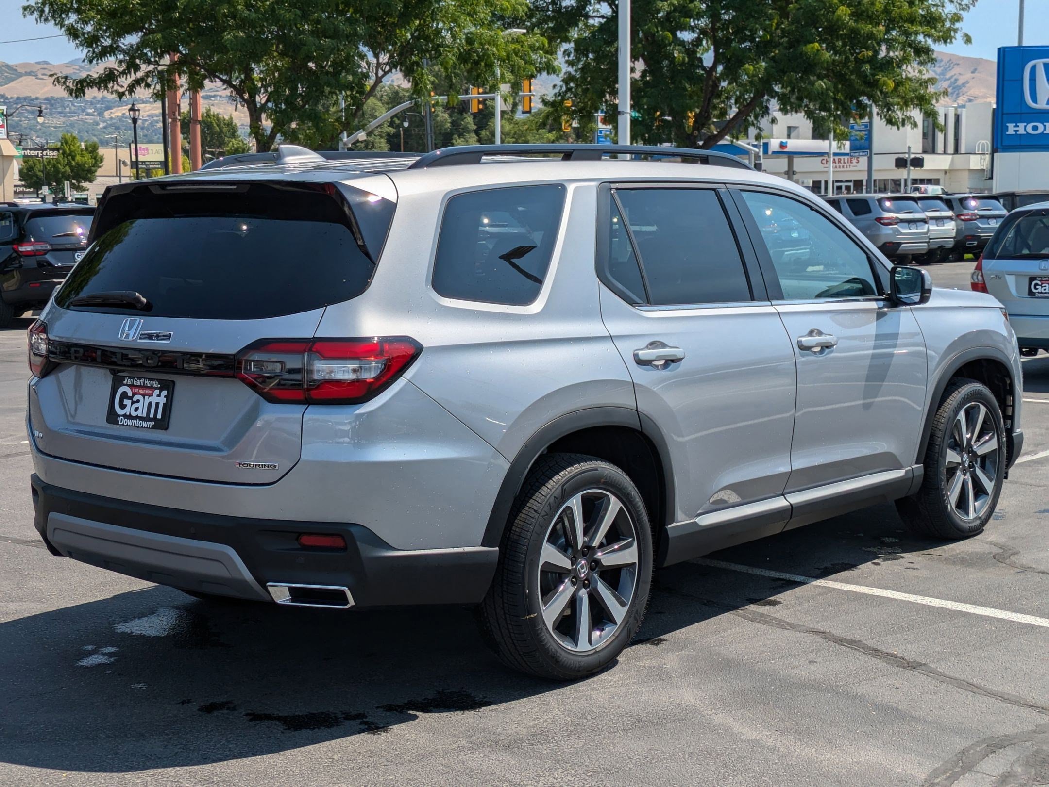 2025 Honda Pilot Touring photo 3