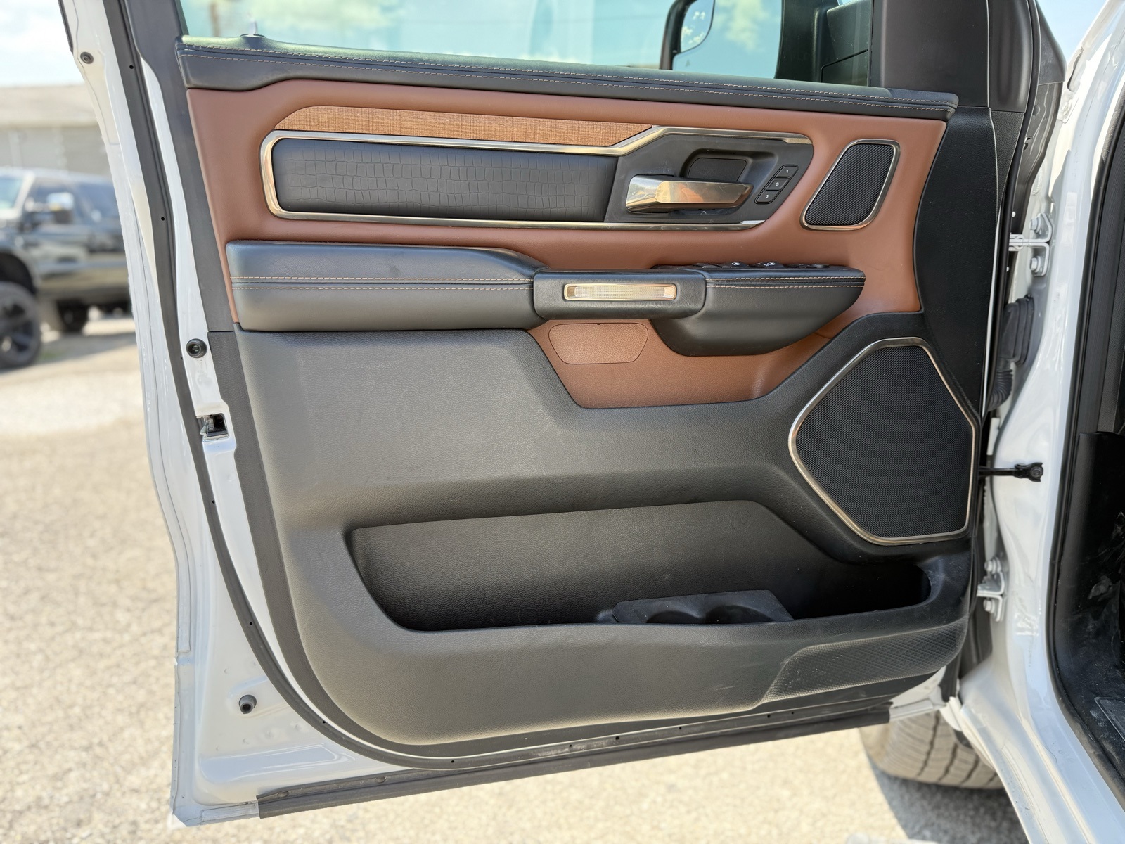 2021 Ram 1500 Laramie Longhorn photo 12
