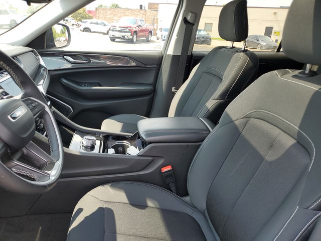 2022 Jeep Grand Cherokee Laredo photo 7