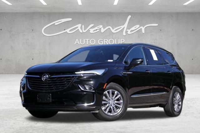2023 Buick Enclave Essence's photo