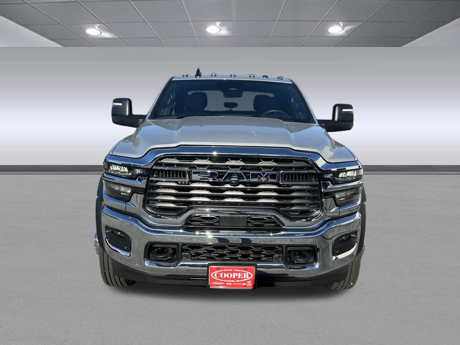 2026 Ram 4500 Tradesman photo 2