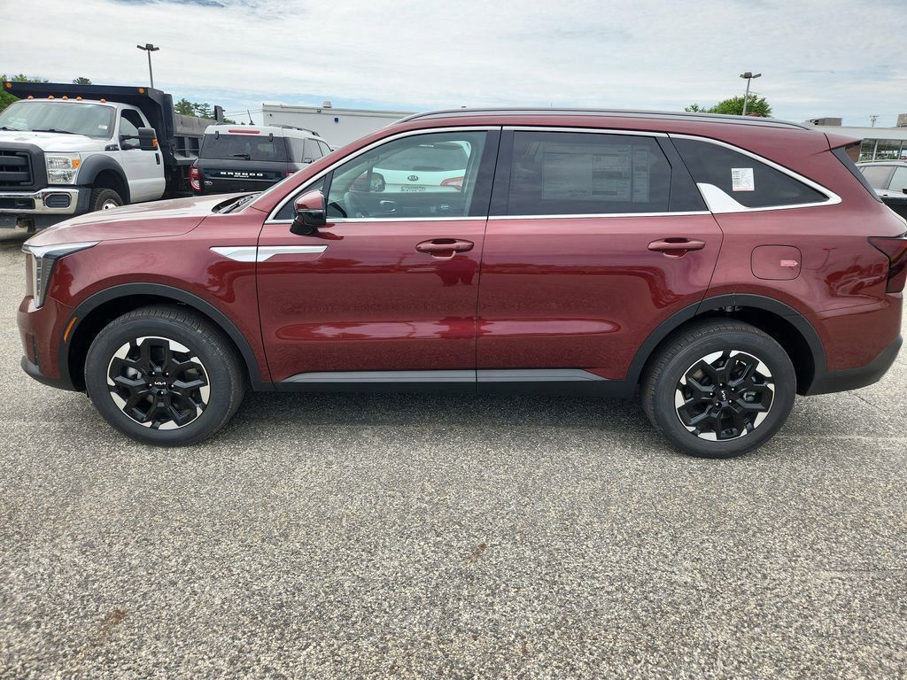 2025 Kia Sorento S photo 2