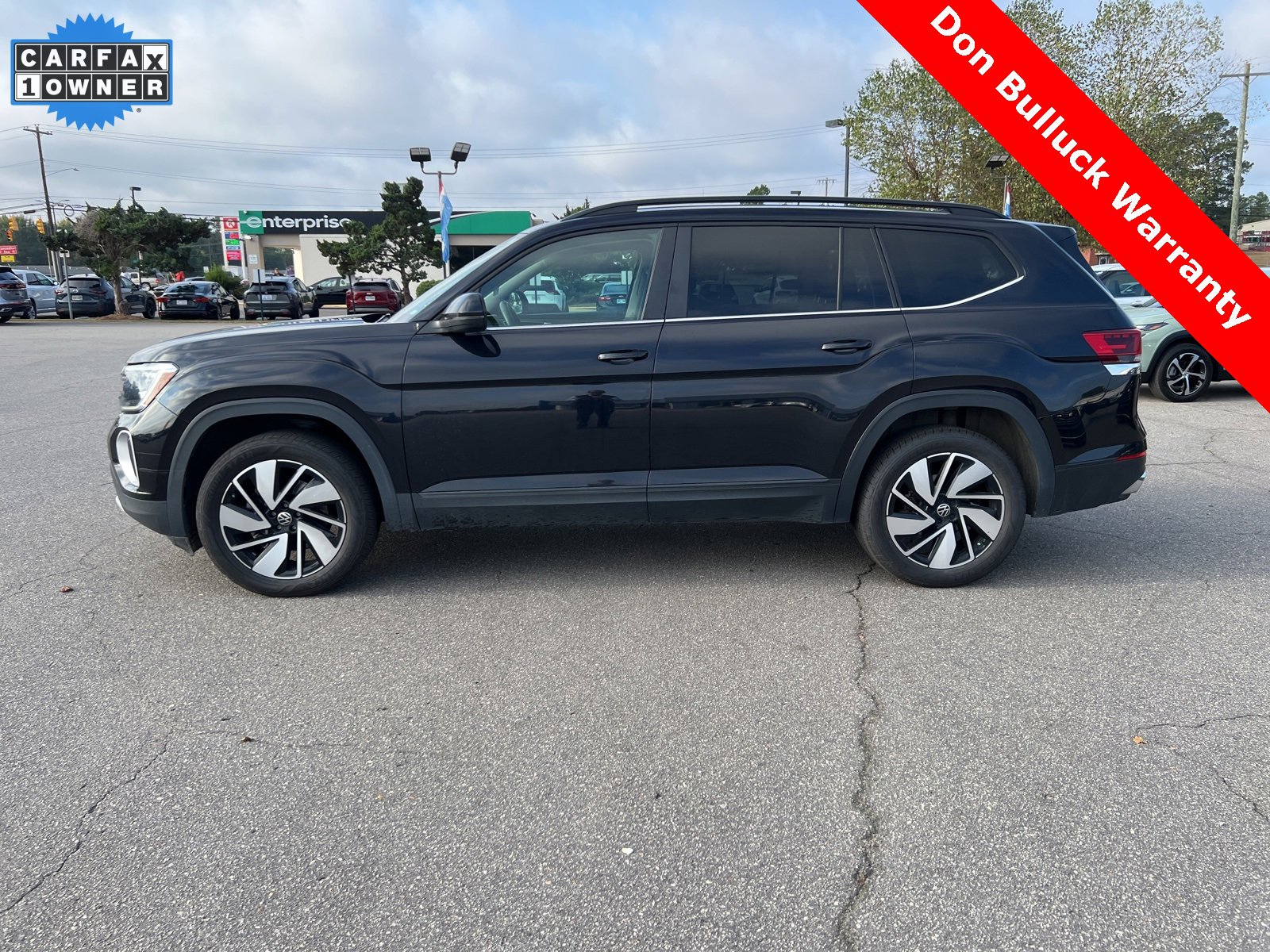 2024 Volkswagen Atlas SE Technology photo 2