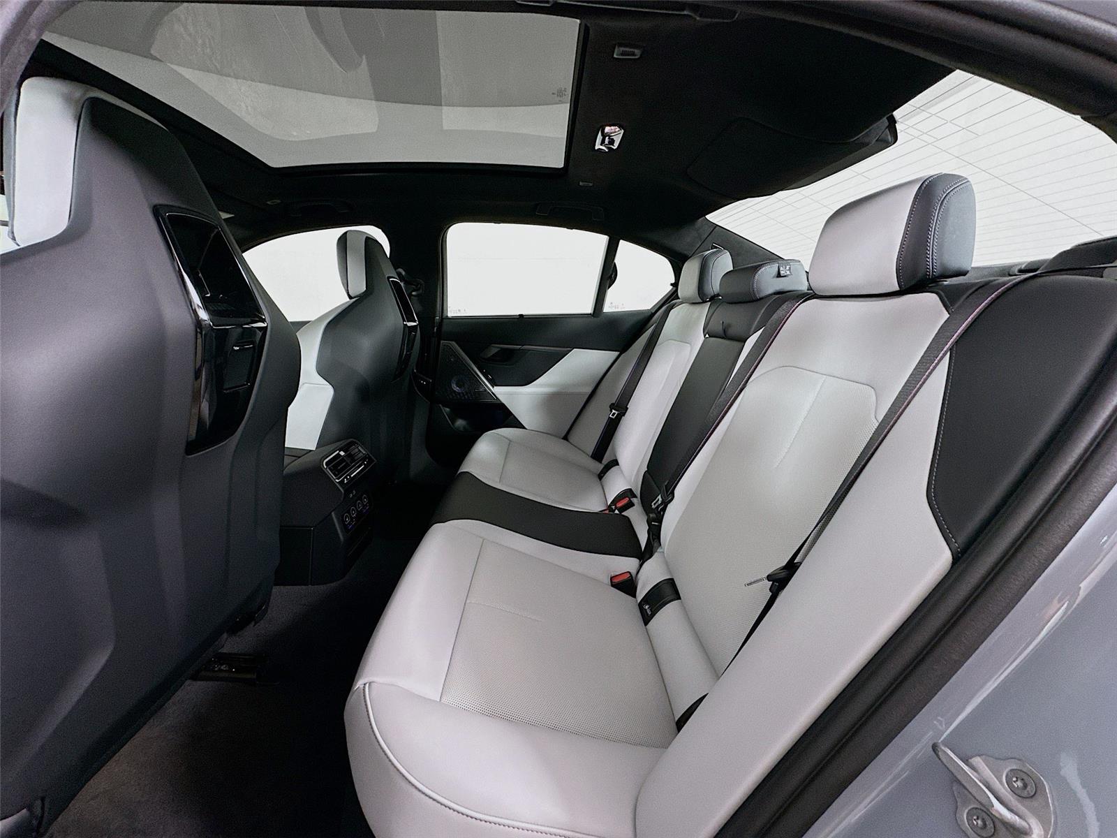 2026 Bmw M5 5 photo 24