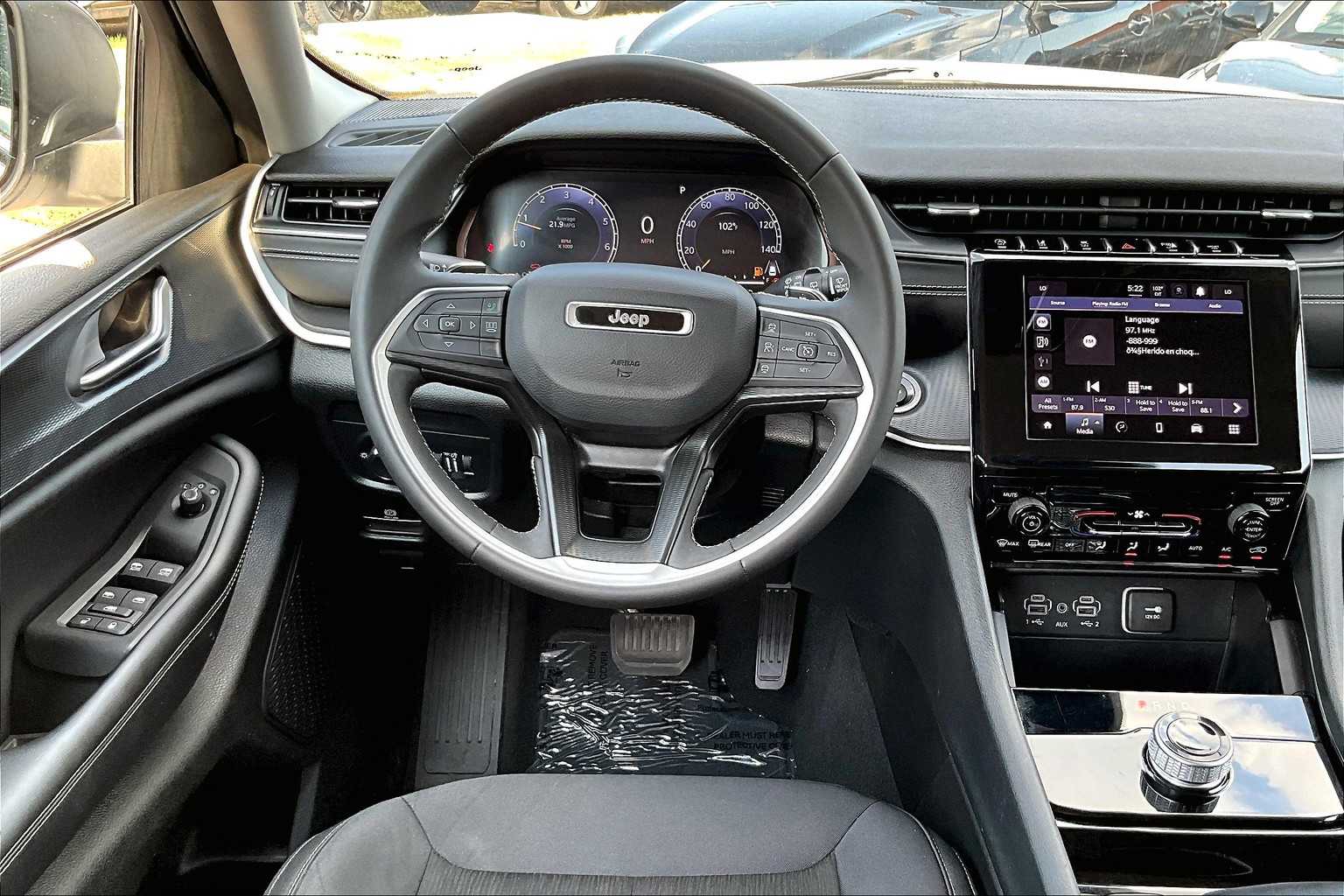 2023 Jeep Grand Cherokee Laredo Altitude photo 5