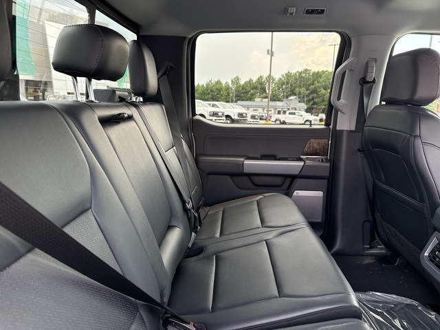 2025 Ford F-350 photo 21