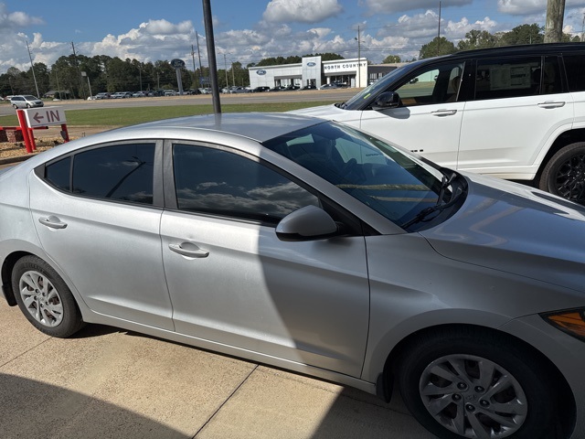 2018 Hyundai Elantra SE photo 3