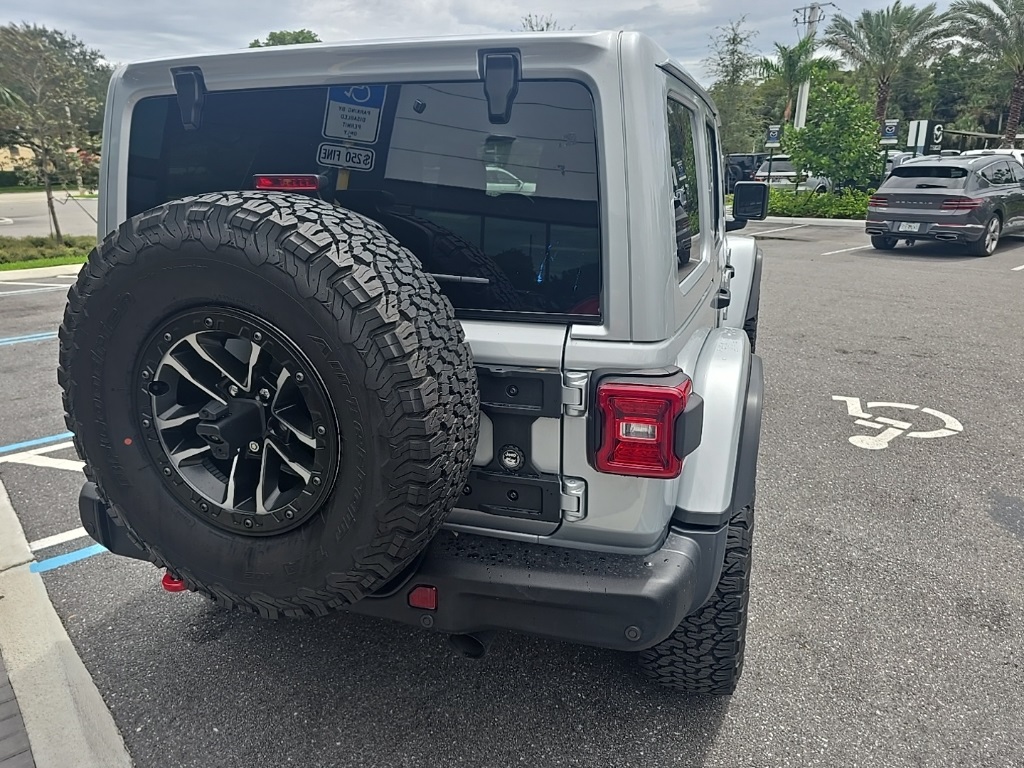 2024 Jeep Wrangler Rubicon X photo 7