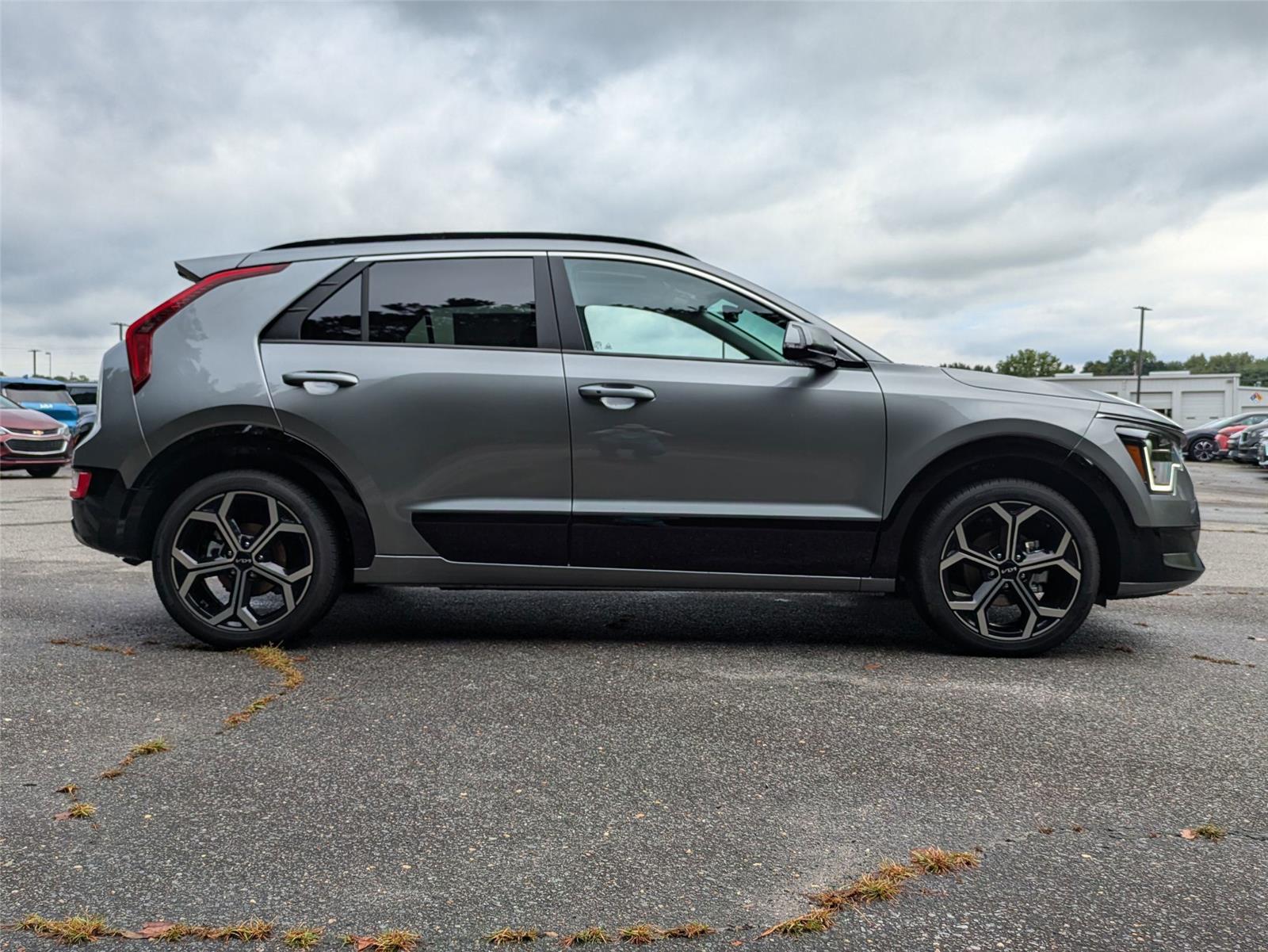 2024 Kia Niro EX Touring photo 4