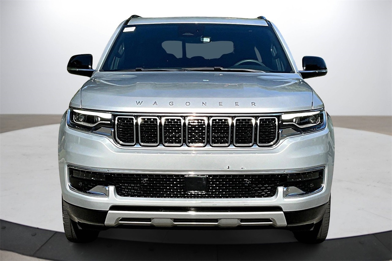 2024 Jeep Wagoneer L Series II photo 3
