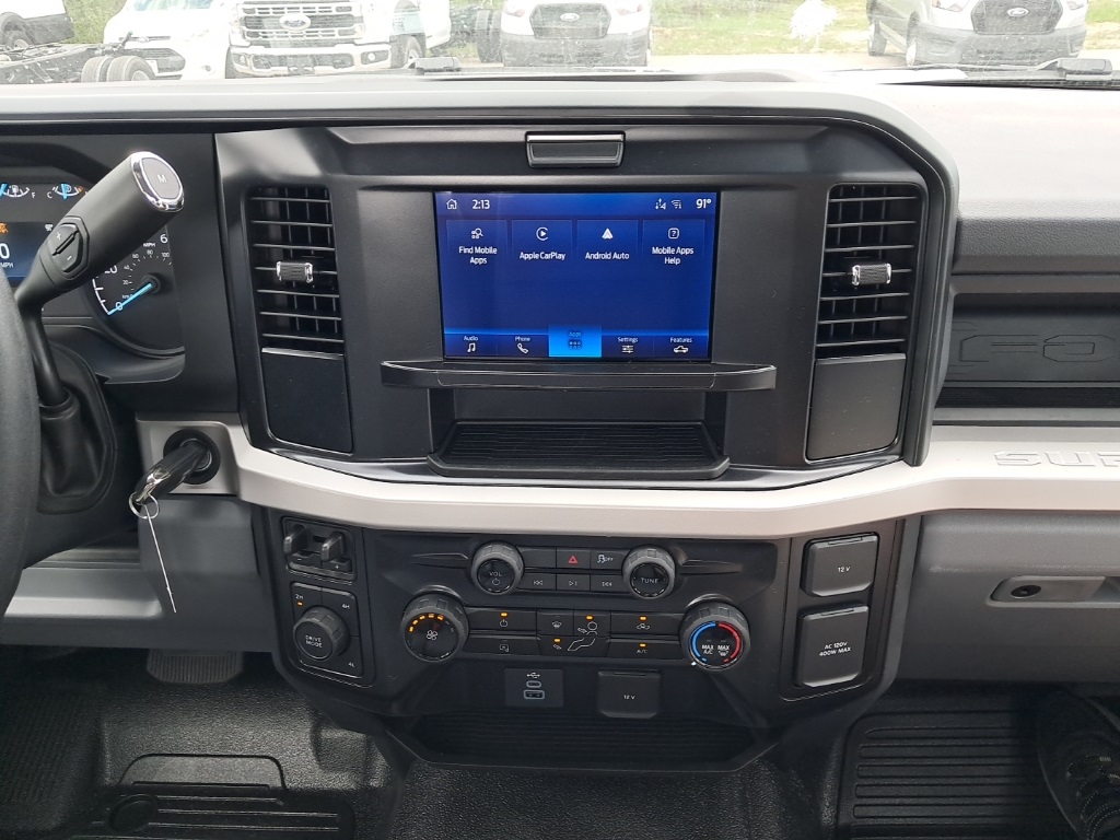 2025 Ford F-600 photo 20