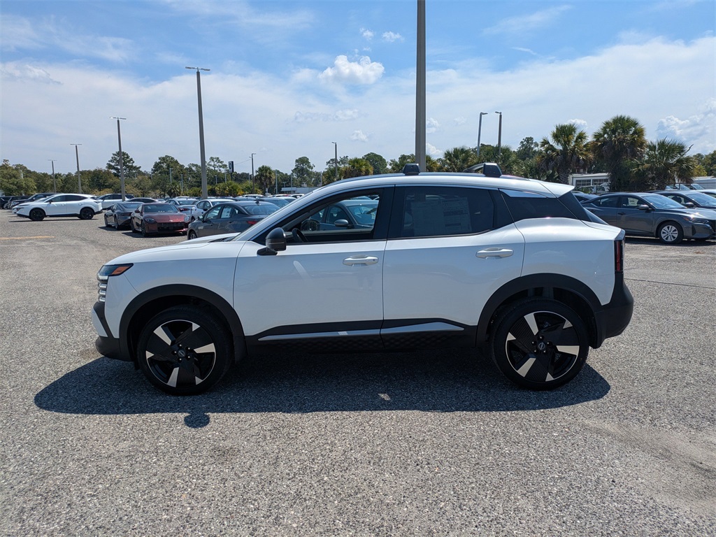 2026 Nissan Kicks SR photo 2