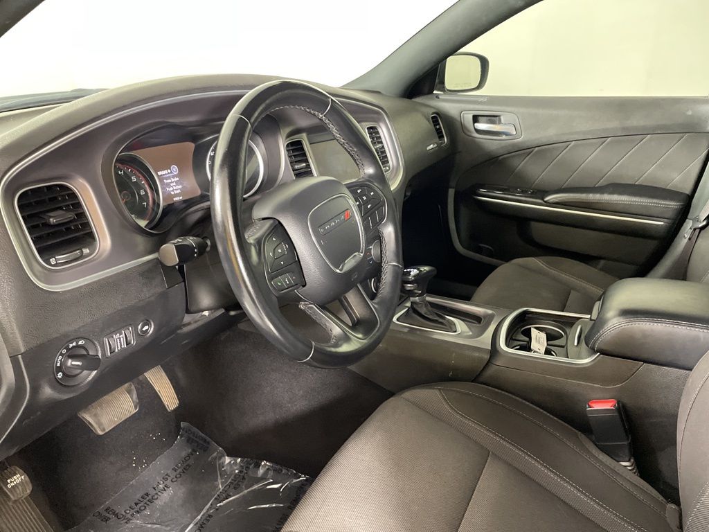 2022 Dodge Charger SXT photo 17