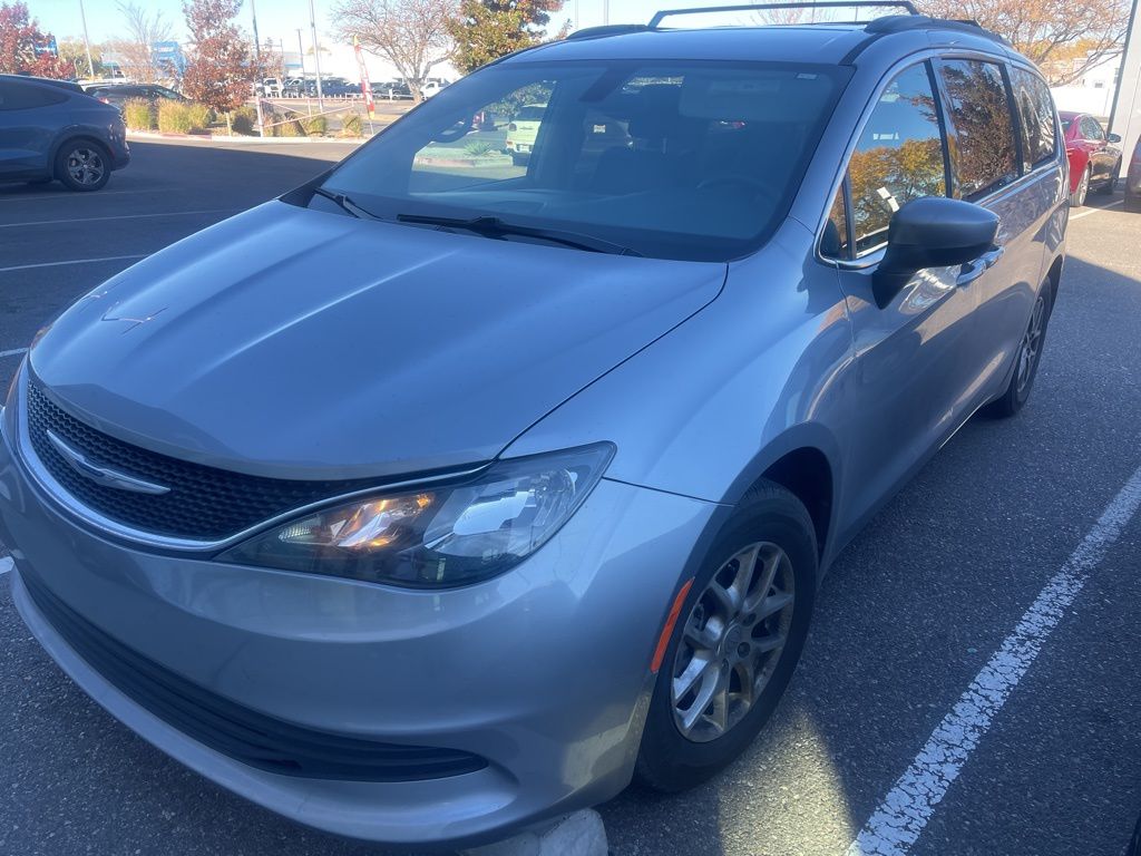 2020 Chrysler Voyager LXi photo 3