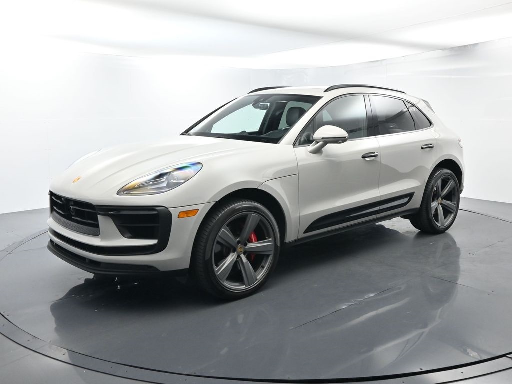 2023 Porsche Macan S's photo