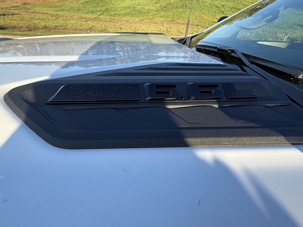 2025 Chevrolet Silverado Custom photo 9