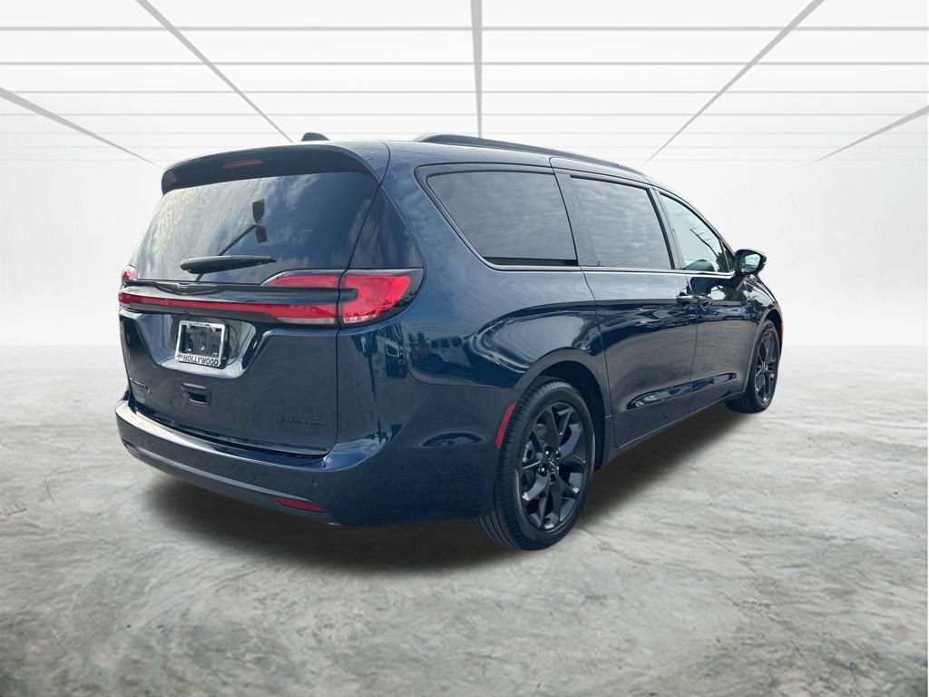 2025 Chrysler Pacifica Limited photo 4