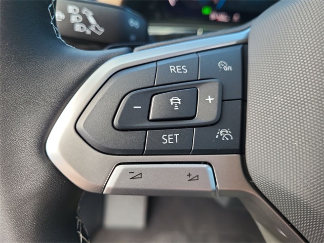 2025 Volkswagen Atlas SE Technology photo 21