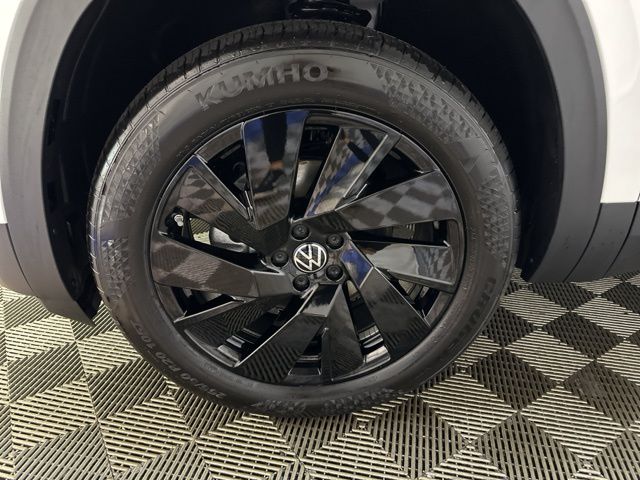 2026 Volkswagen Atlas SE Technology photo 10