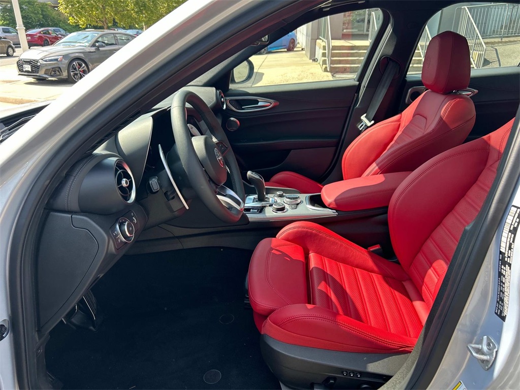 2025 Alfa Romeo Giulia SPRINT photo 19