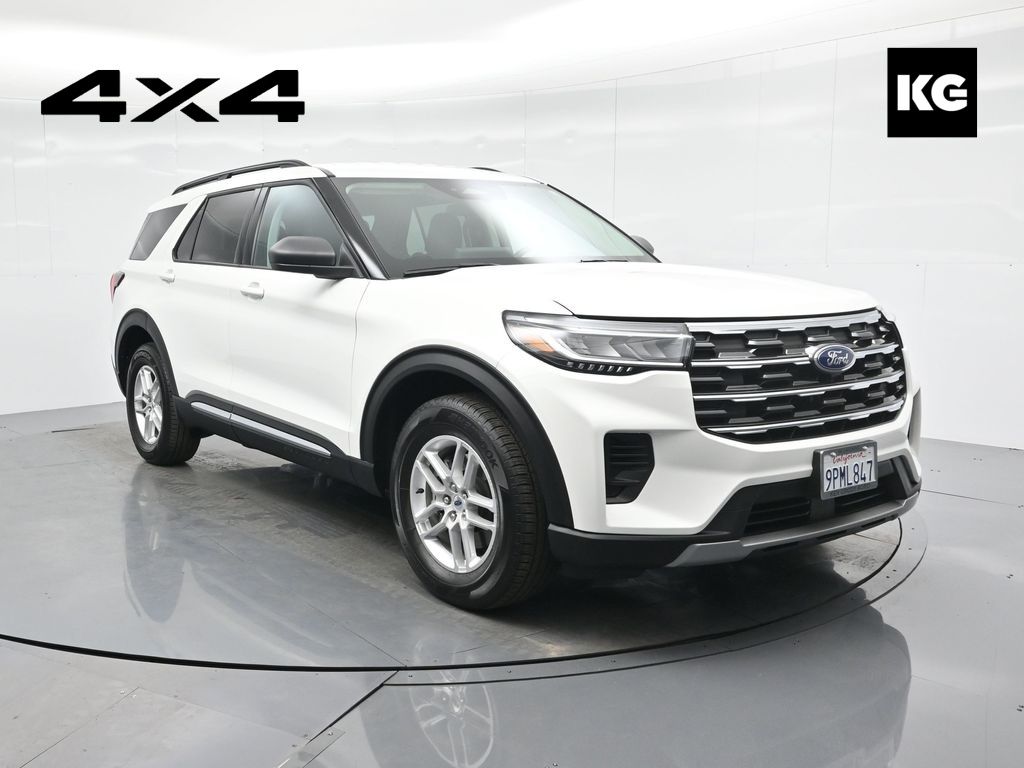 2025 Ford Explorer Active's photo