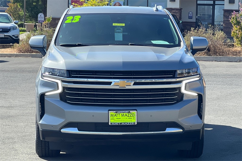 2023 Chevrolet Suburban LT photo 5