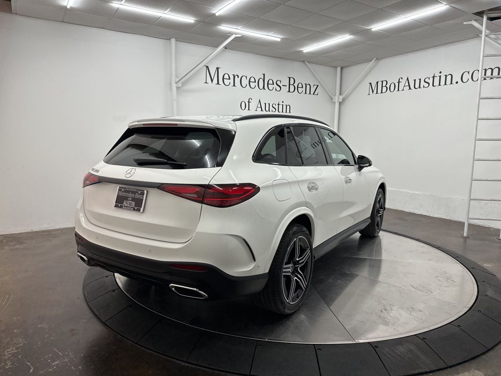 2026 Mercedes Benz GLC 300 photo 4
