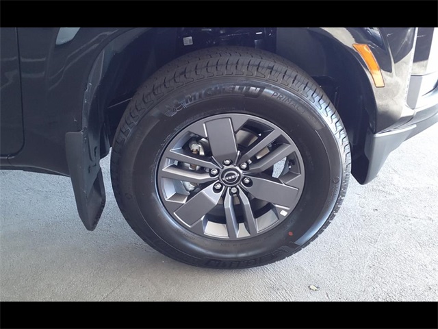 2025 Nissan Frontier SV photo 5