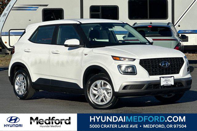 2026 Hyundai Venue SE's photo