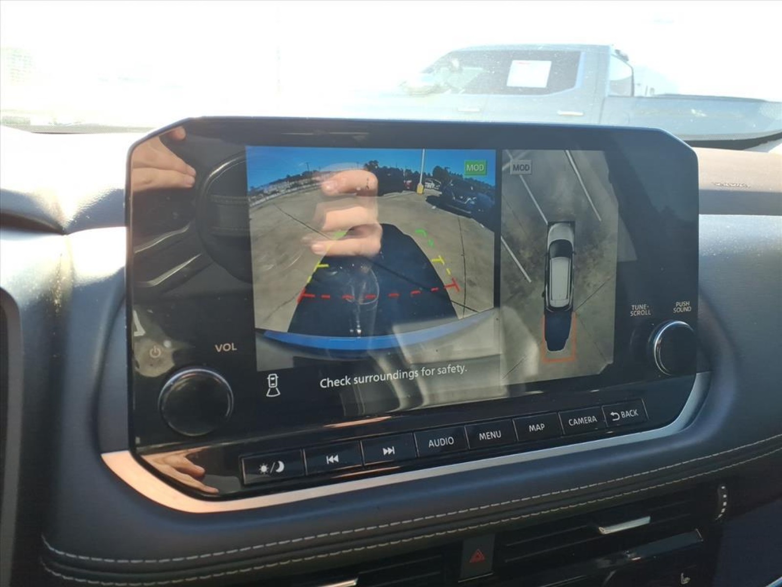 2023 Nissan Rogue SL Black at Robbins Nissan