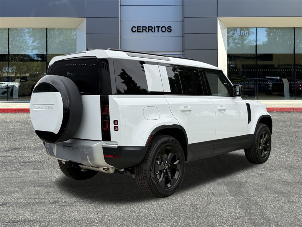 2025 Land Rover Defender 110 S photo 2