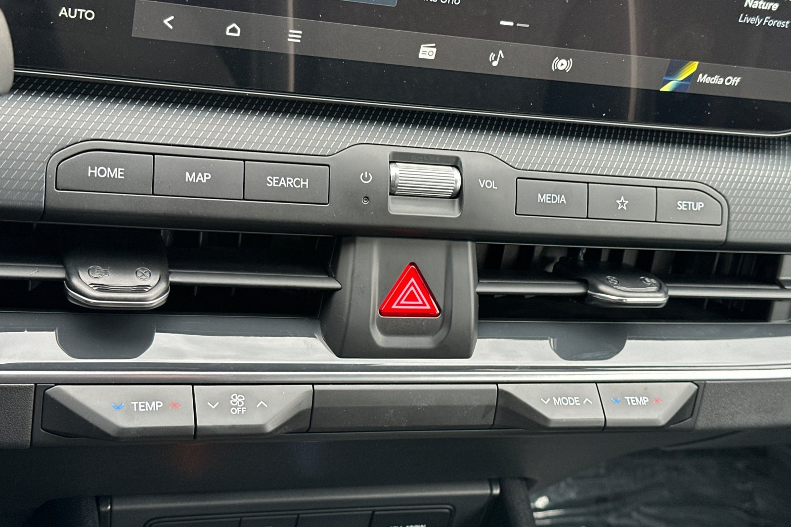 2025 Kia K4 GT-Line photo 15