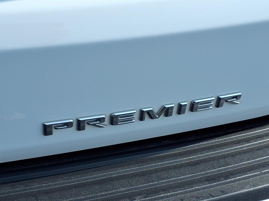 2023 Chevrolet Suburban Premier photo 12