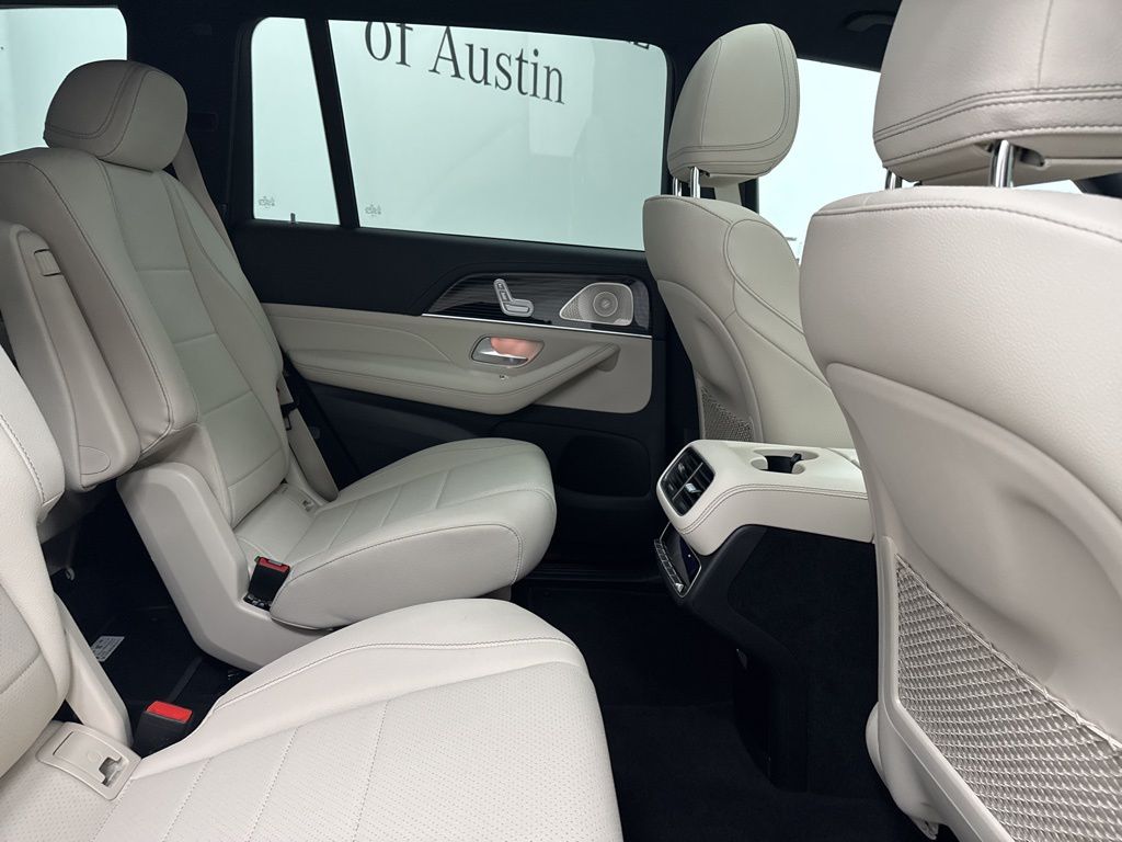 2026 Mercedes Benz GLS 450 4MATIC photo 26