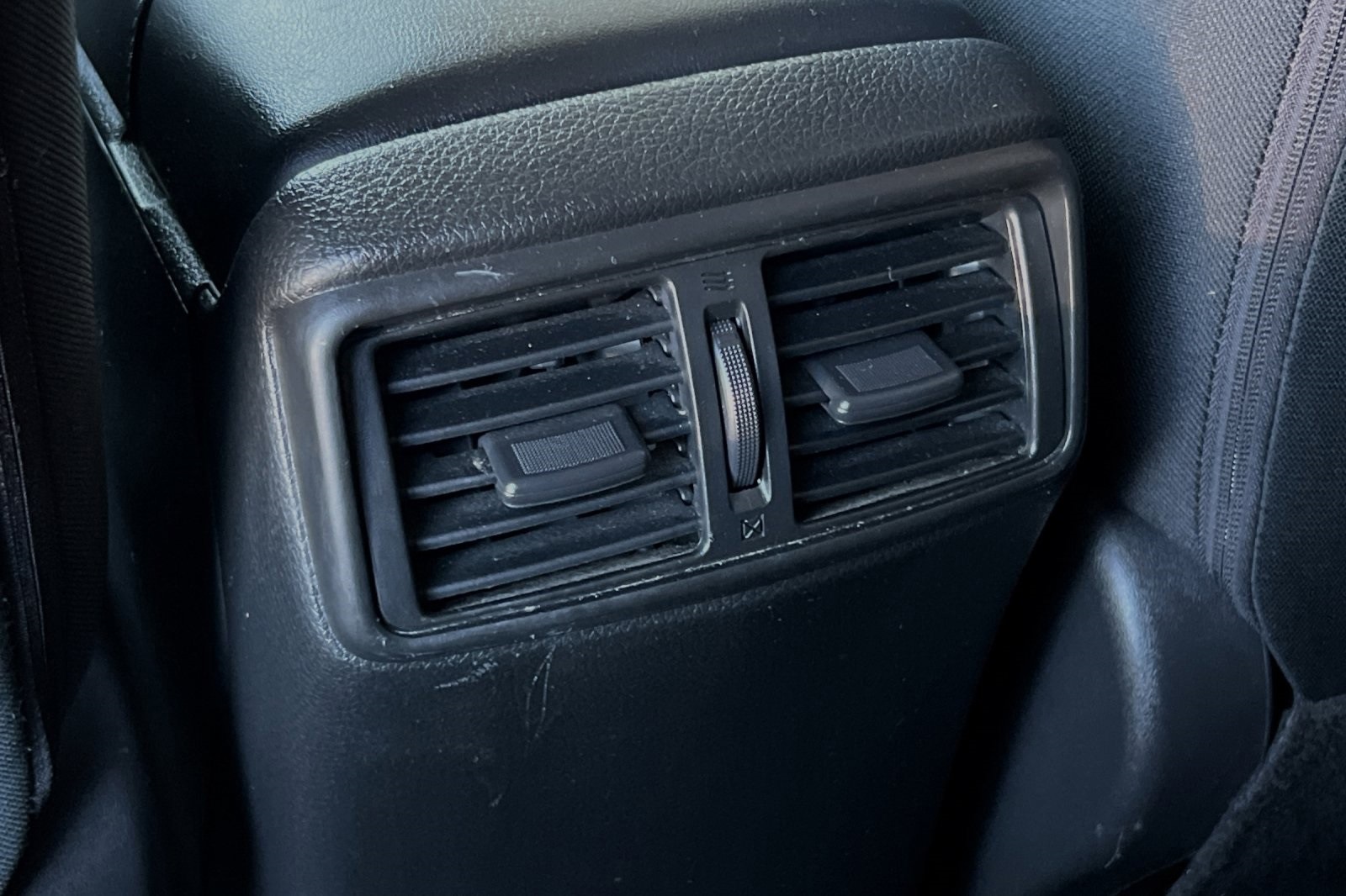 2020 Nissan Rogue SV photo 13