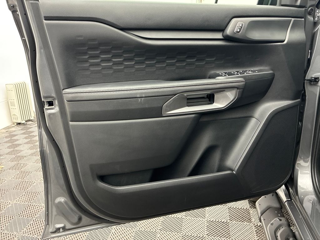 2025 Ford Ranger XLT photo 8