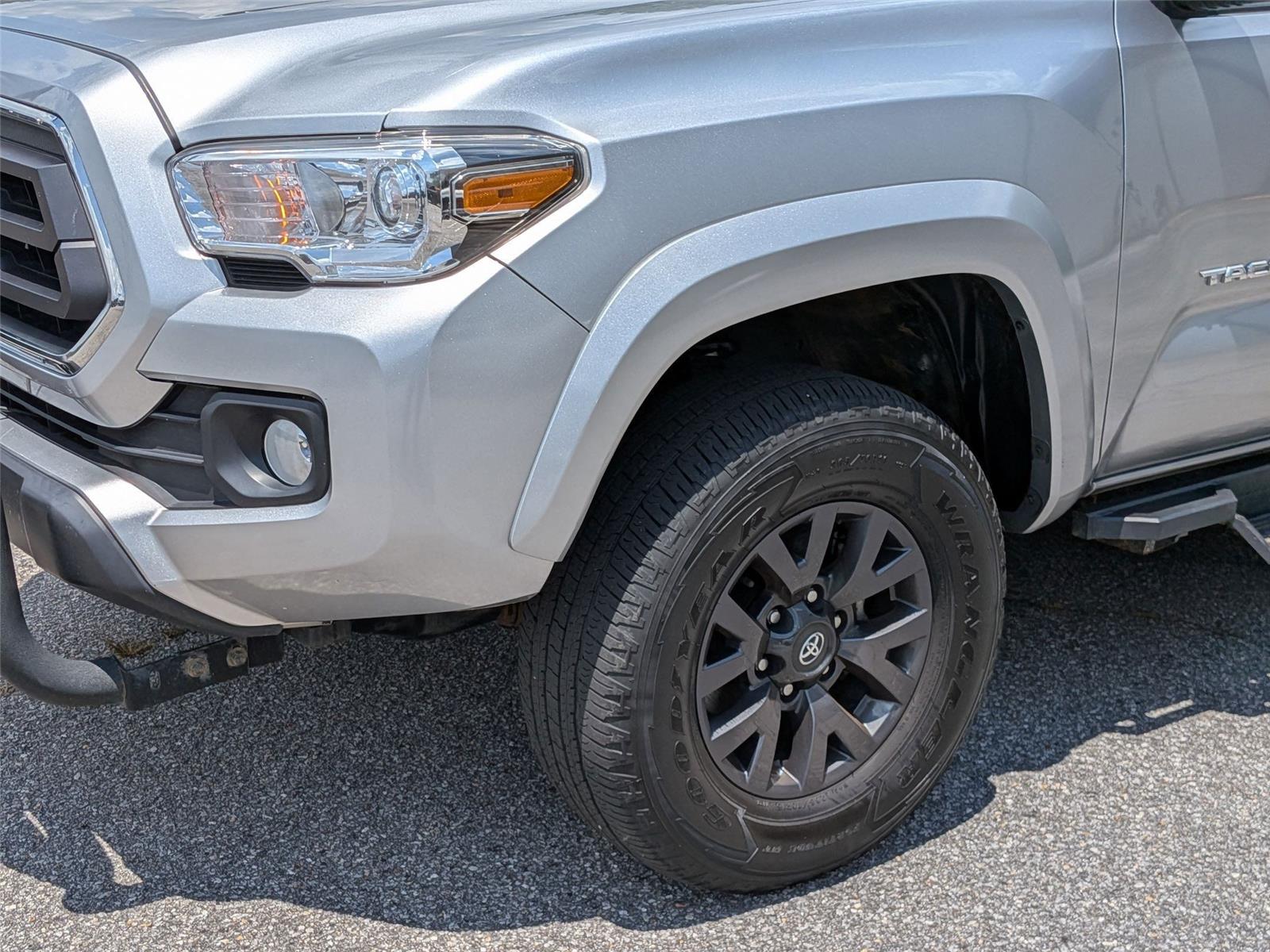 2023 Toyota Tacoma SR5 Double Cab V6 photo 9