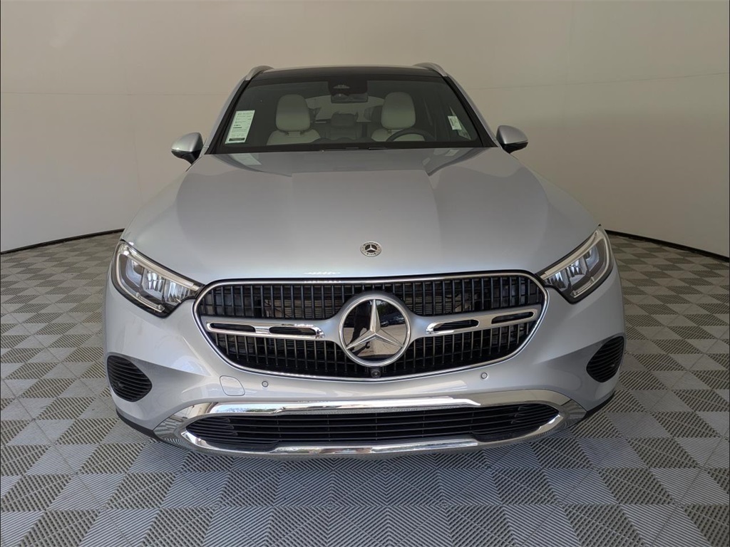 2026 Mercedes Benz GLC 300 photo 2