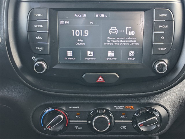 2020 Kia Soul LX photo 12