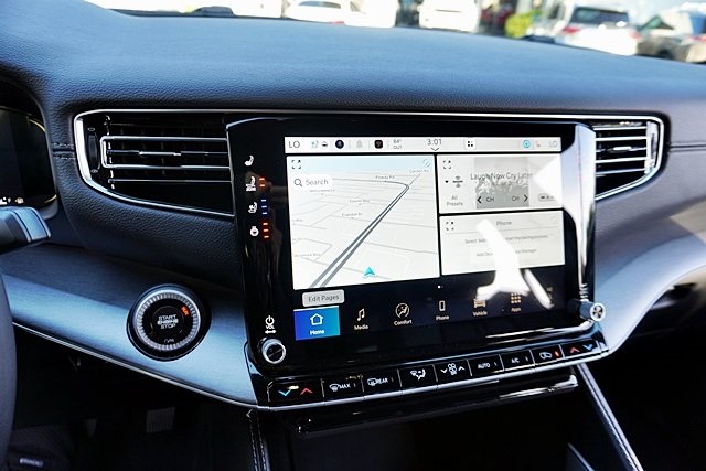 New 2025 Bright White Clear-Coat Exterior Paint Jeep Series II image 38