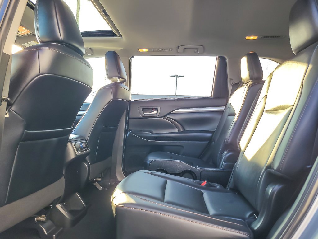 2019 TOYOTA HIGHLANDER - Image 11
